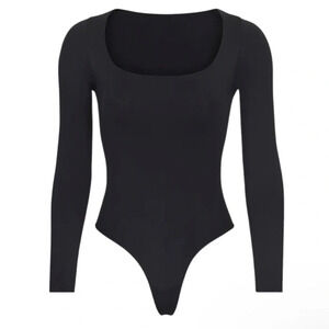 Skims essential long sleeve scoop neck bodysuit solid black 27224